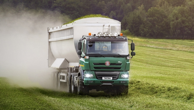 Новые грузовики TATRA TRUCKS на выставке «Земля-кормилица 2013»